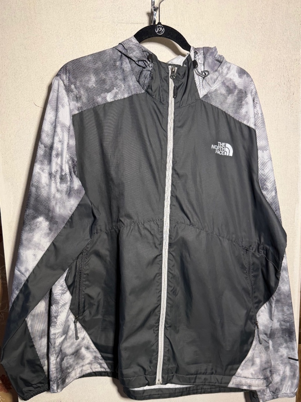 The North Face Windbreaker Jacket Men’s XL Gray Black Lightweight Hooded Zip Up
